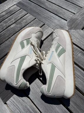Reebok Drive Leather Sneaker.  Color chalk - cream, mint, pale blue logo. 8.5